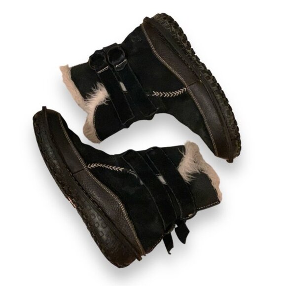 Sorel Tootega Boots - Picture 12 of 14